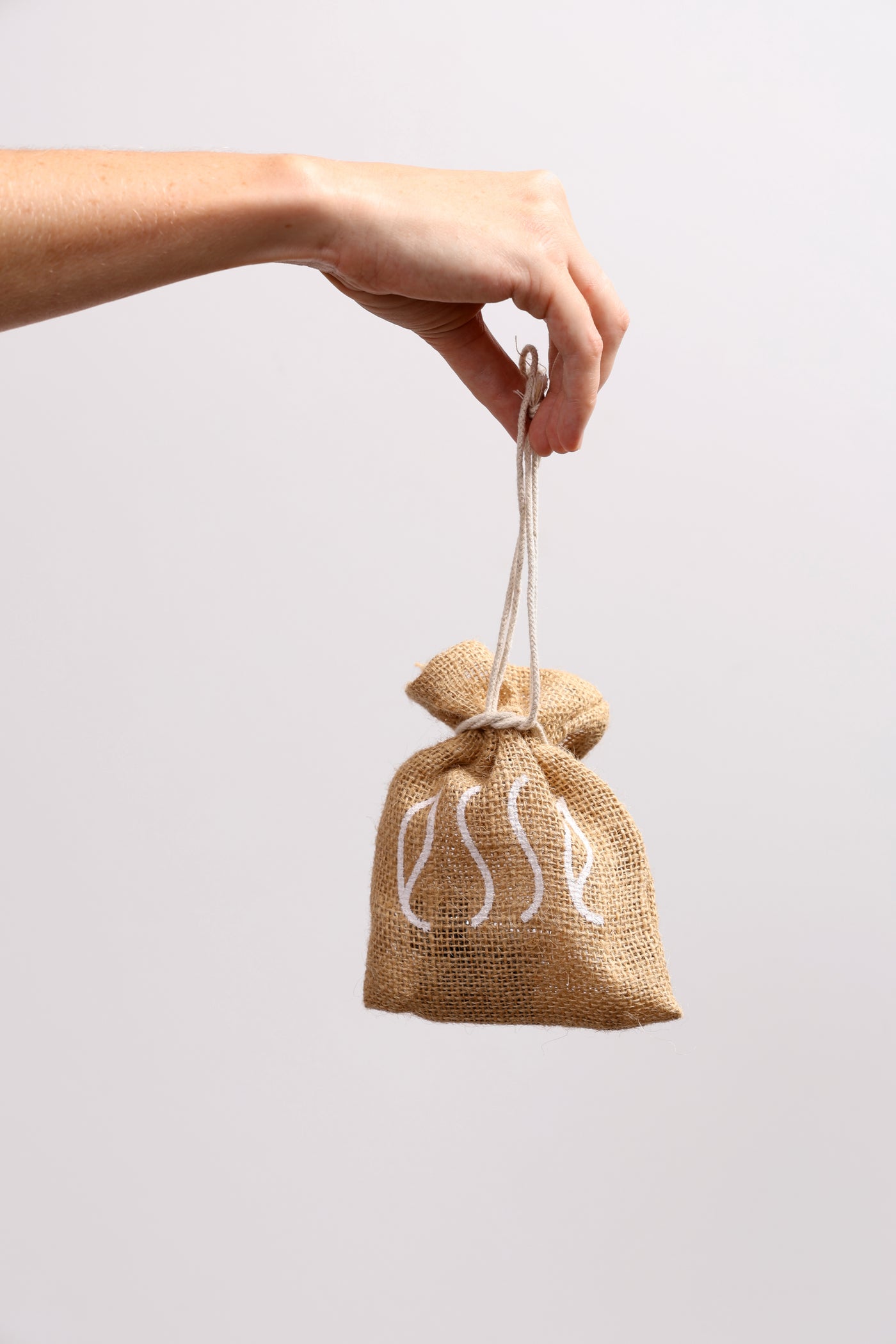 ESSE SKINCARE Beach Bag med 2 reiseprodukter - GRATIS GAVE ved kjøp over 2.800,-